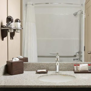 Hotel Ramada By Wyndham Emerald Park/Regina East cazare Regina