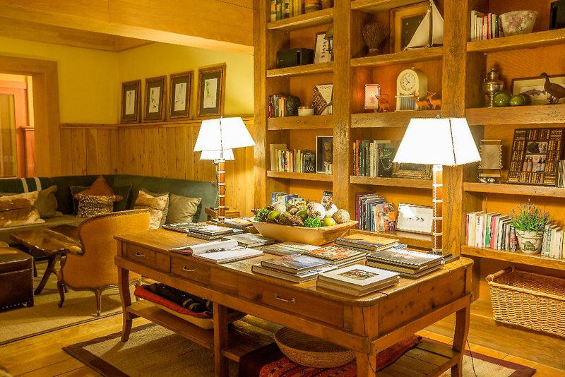 Hotel Correntoso Lake & River