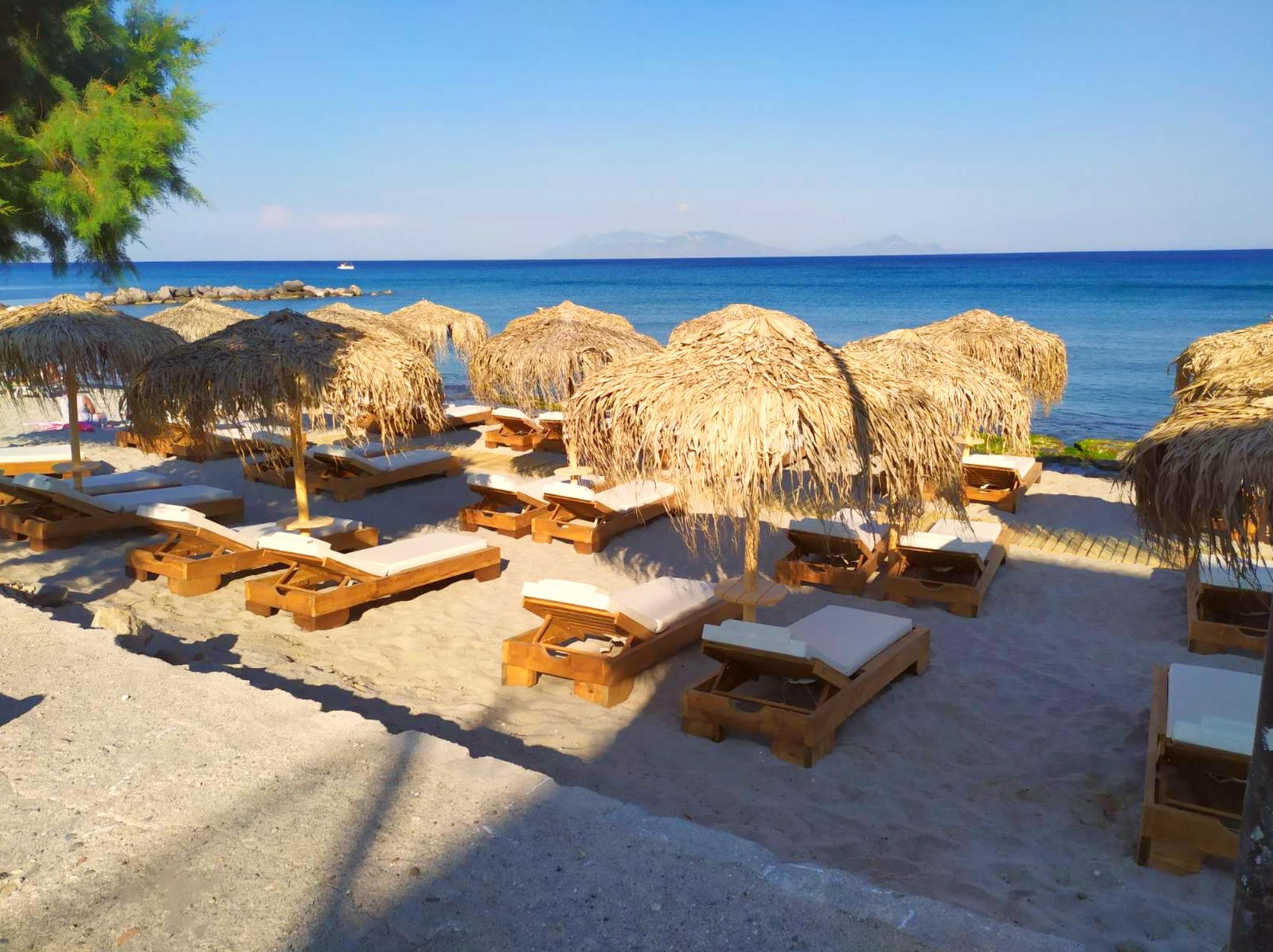 Cabana Blu Hotel & Suites