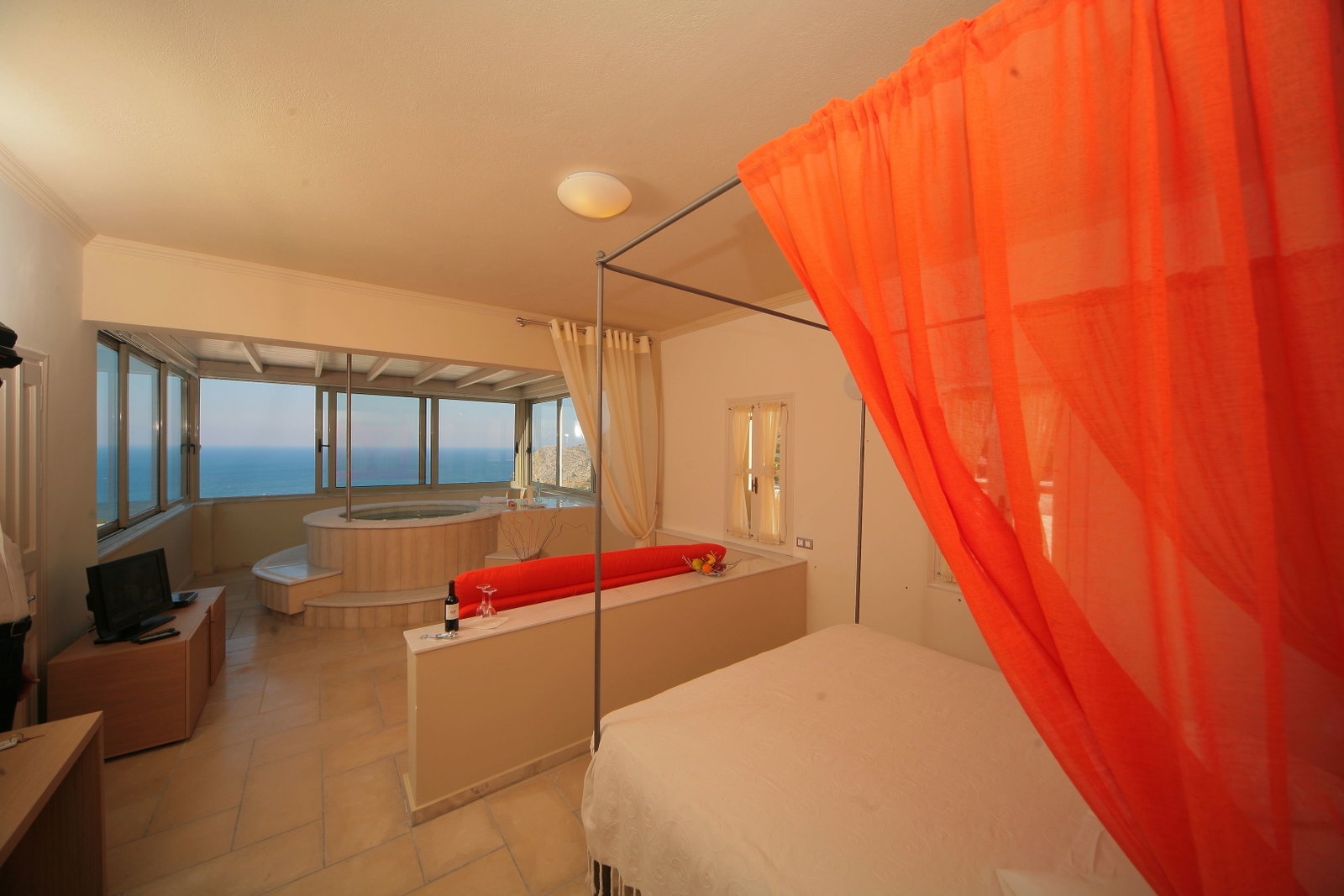 Antinea Suites & Spa Hotel