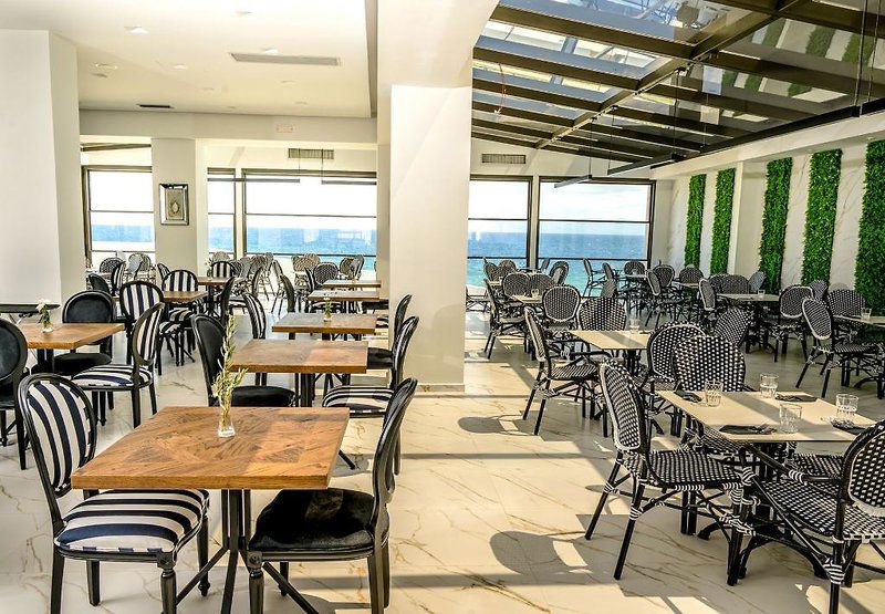 Hotel Mythical Coast Wellness Retreat