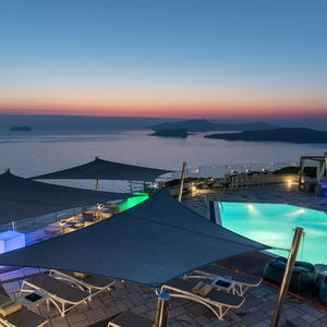 Hotel Caldera's Dolphin Suites cazare Megalochori