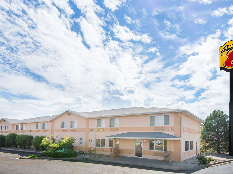 Hotel Super 8 By Wyndham Trinidad