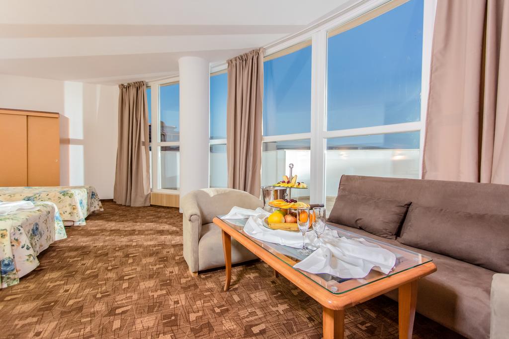 Fiesta M Hotel