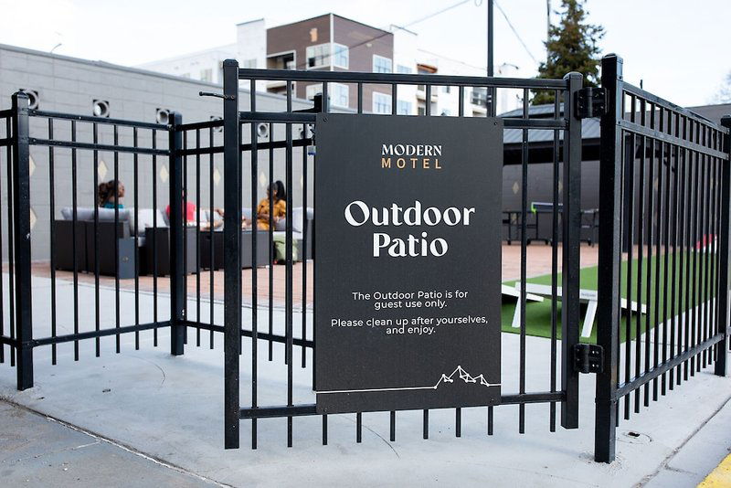 Hotel Traveler's Uptown Motel