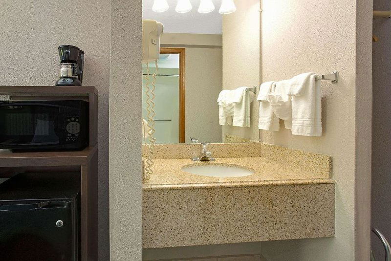 Hotel Super 8 By Wyndham Denver Stapleton