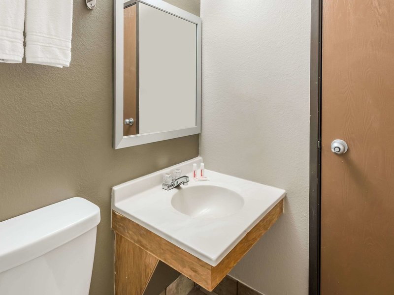 Hotel Super 8 By Wyndham Bedford