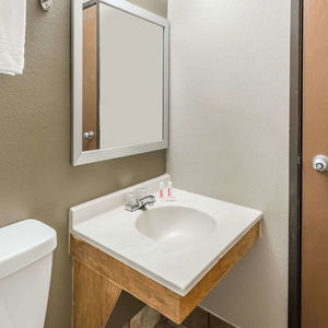 Hotel Super 8 By Wyndham Bedford cazare Bedford