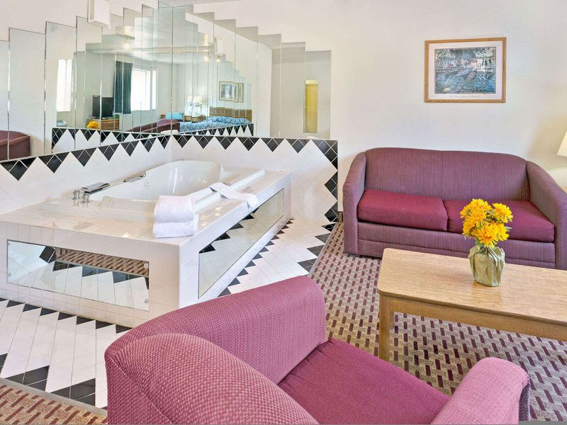 Hotel Super 8 By Wyndham Canonsburg/Pittsburgh Area