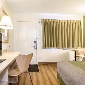 Hotel Motel 6 Pueblo I 25 cazare Pueblo