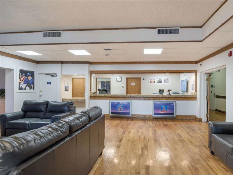 Hotel Motel 6 Colorado Springs Co Air Force Academy