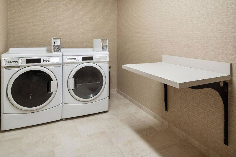 Hotel Courtyard Boulder