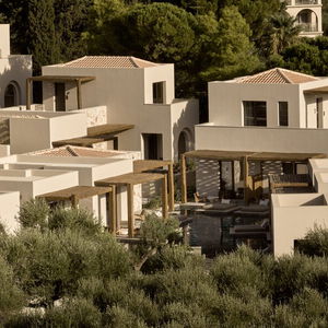 Hotel Pierros Verde Private Suites cazare Agios Sostis
