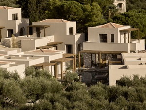 Hotel Pierros Verde Private Suites cazare Agios Sostis