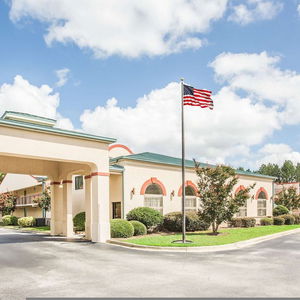Hotel Days Inn & Suites By Wyndham Columbia Airport cazare West Columbia