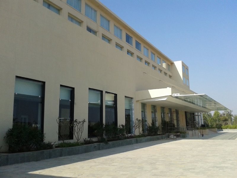 Hotel Courtyard Bilaspur