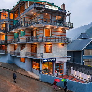 Hotel Moustache Manali cazare Manali