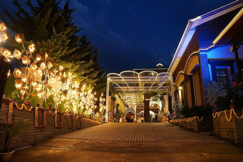 Hotel Sterling Banquet And Hotel