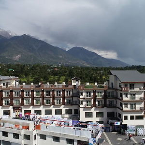 Hotel D'polo Club & Spa Resort cazare Dharamsala