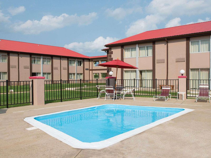 Hotel Ramada By Wyndham Bowling Green