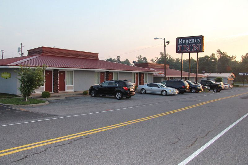 Hotel Regency Inn Eddyville