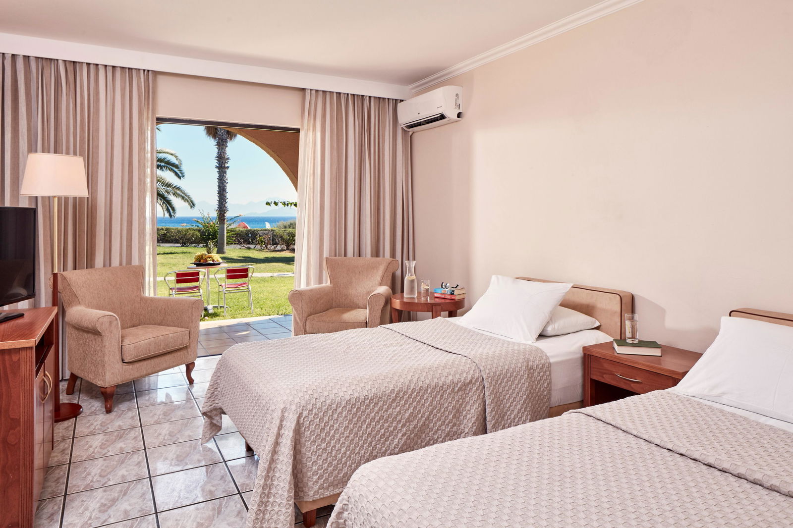 Hotel Porto Bello Beach