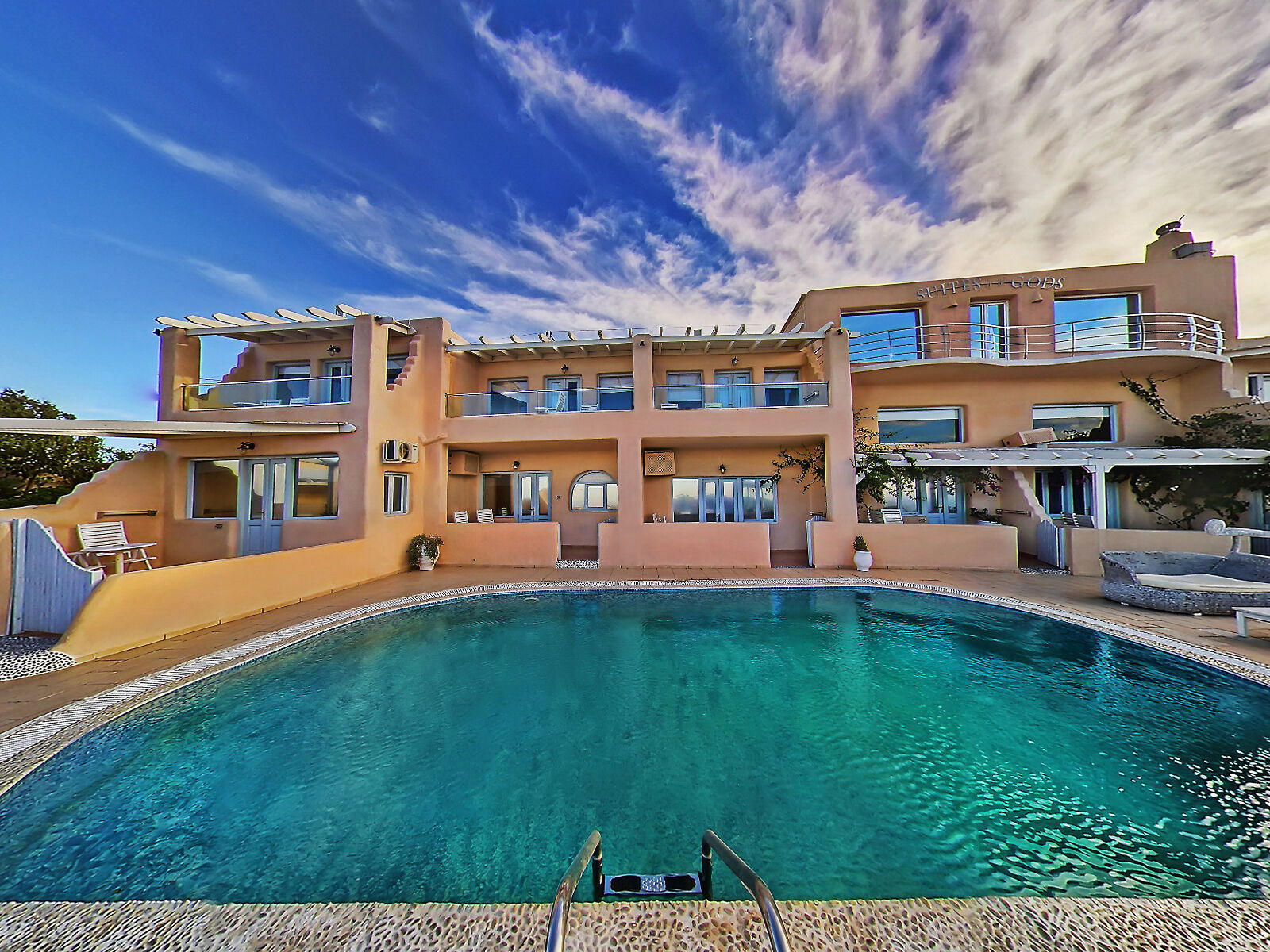 Hotel Suites Of The Gods