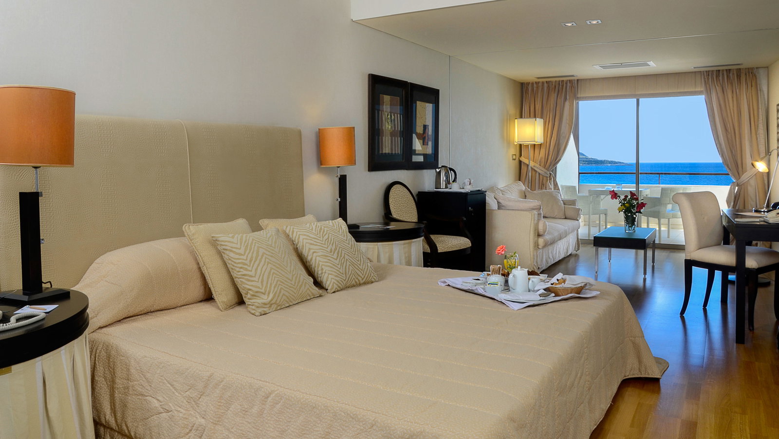 dal travel Plaza Resort Hotel