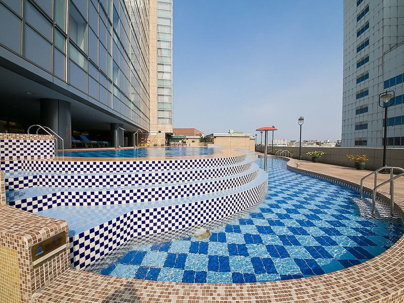 Hotel Evergreen Plaza Hotel