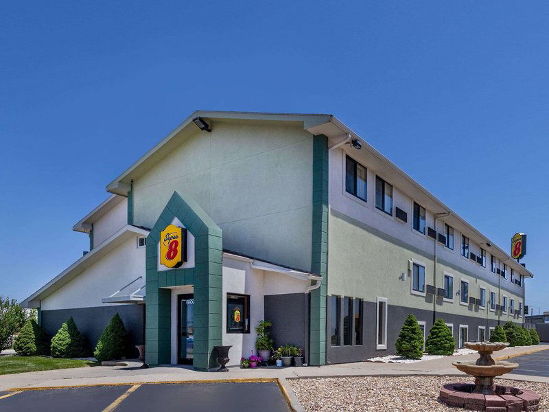 Hotel Super 8 By Wyndham Kansas City At Barry Road/Airport