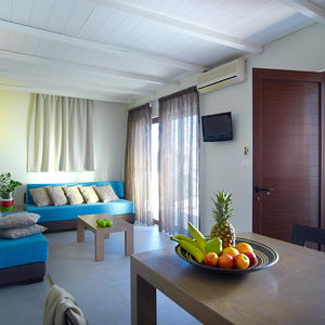 Hotel Minos Village cazare Agia Marina