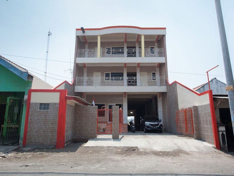 Hotel Reddoorz @ Sedati