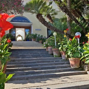 Hotel San Michele cazare Capri