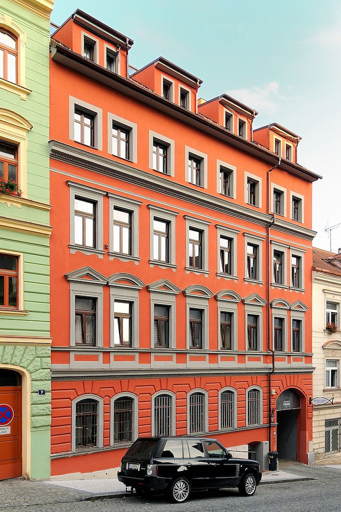 Hotel Apartments Praha 6