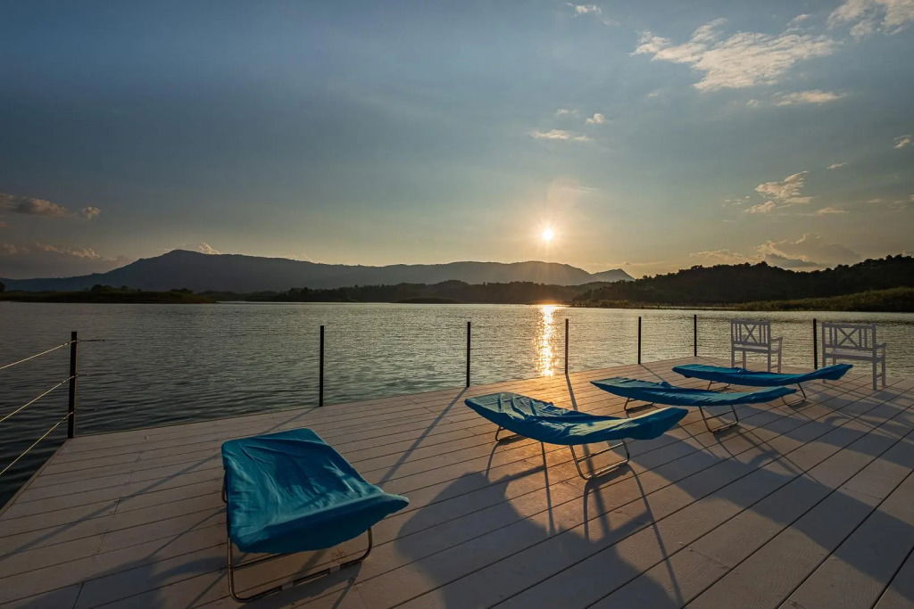 Hotel Sanctuary Nam Ngum Beach Resort