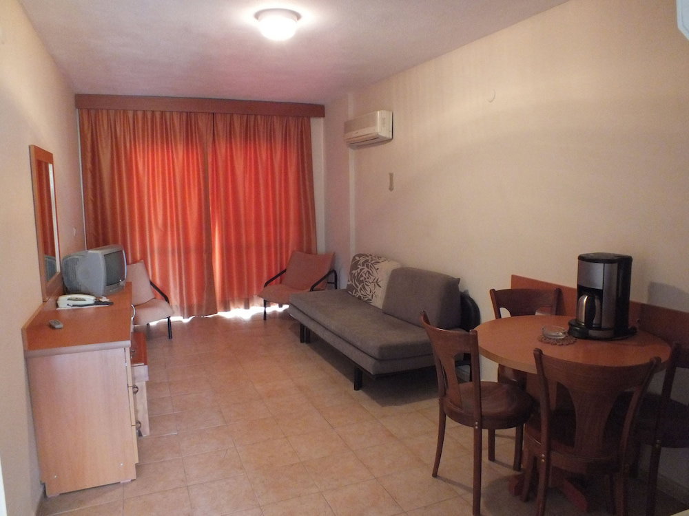 Tuntas Apartments