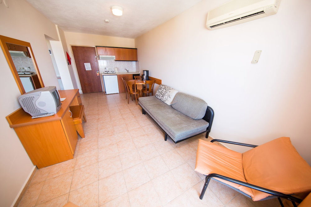 Tuntas Apartments