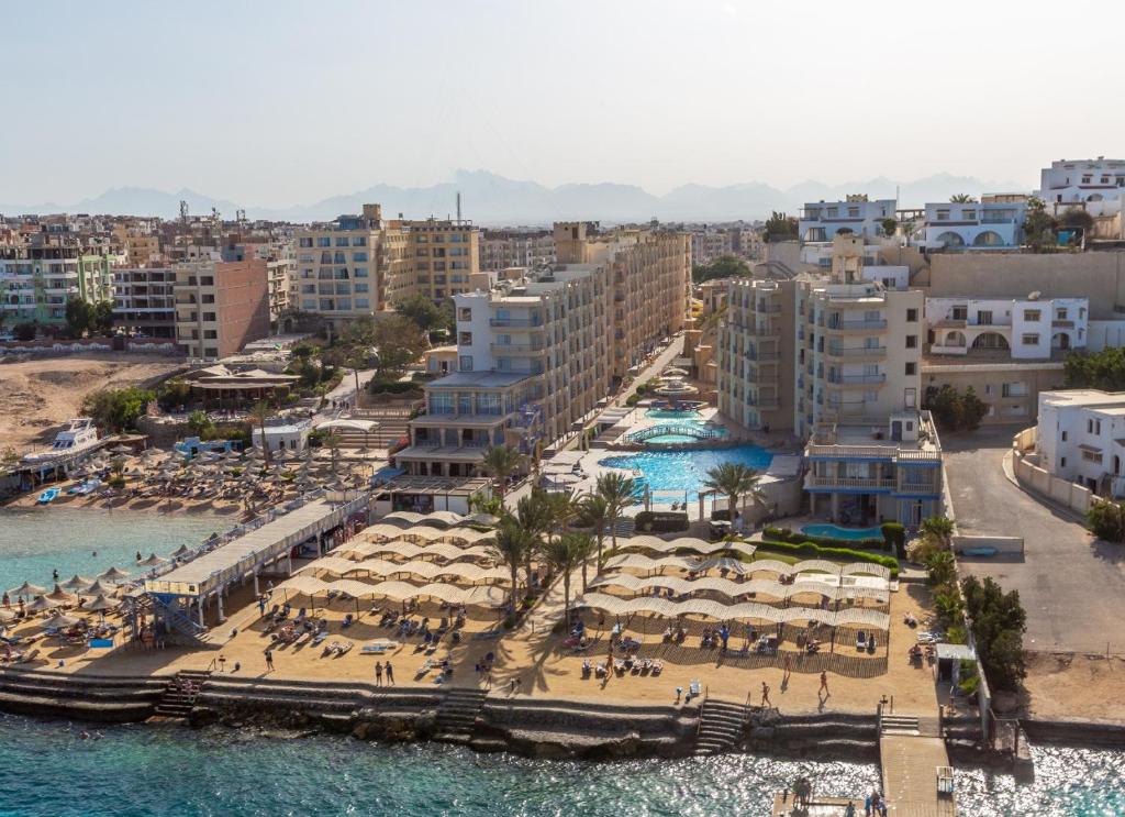 dal travel King Tut Resort