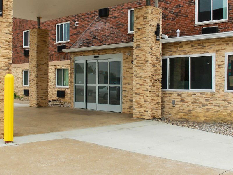 Hotel Clarion Pointe Bettendorf - Quad Cities