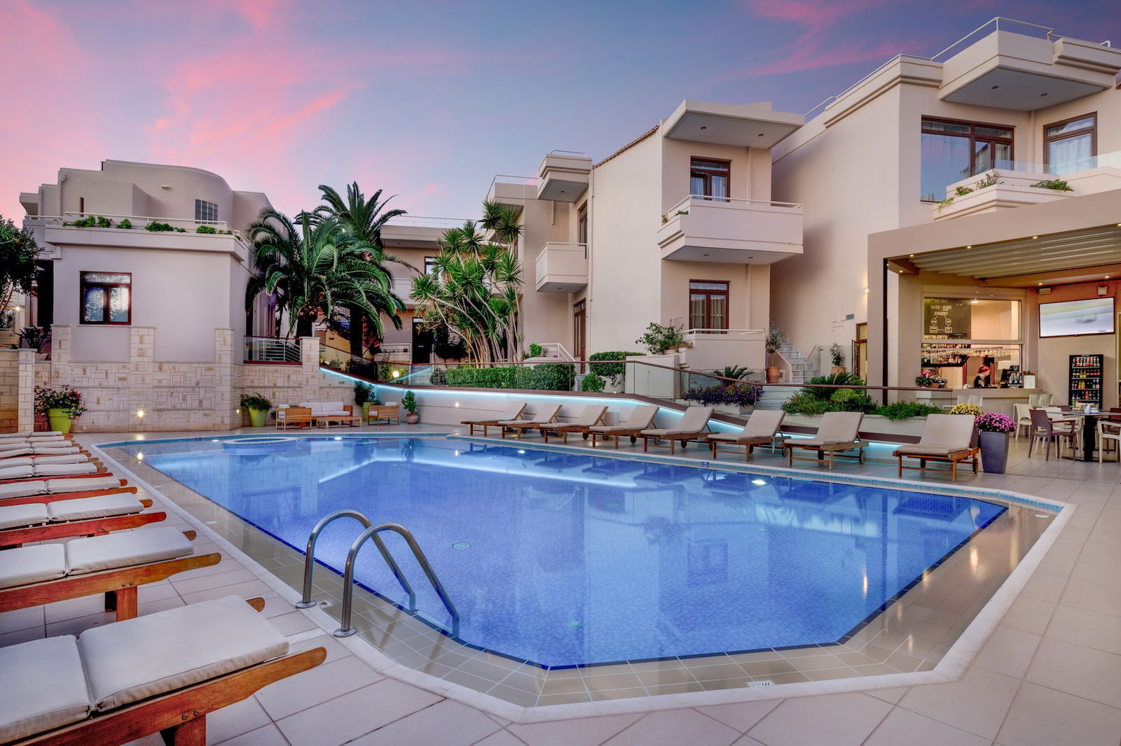 Hotel Oscar Suites & Village