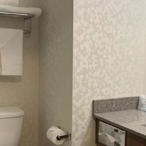 Hotel Meridian Inn & Suites Regina Airport cazare Regina