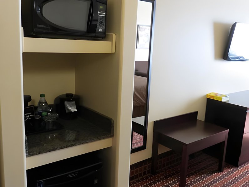 Hotel Poplar Tree Inn