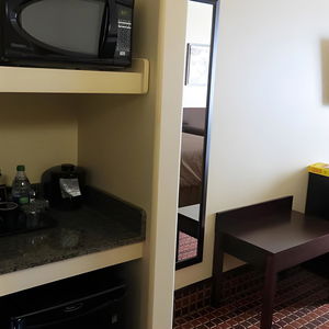 Hotel Poplar Tree Inn cazare Saskatchewan