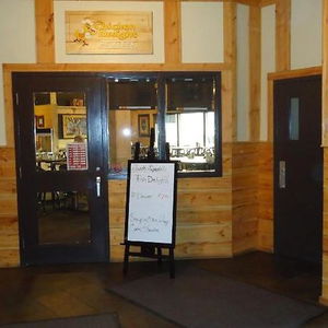 Hotel River Inn cazare Nipawin