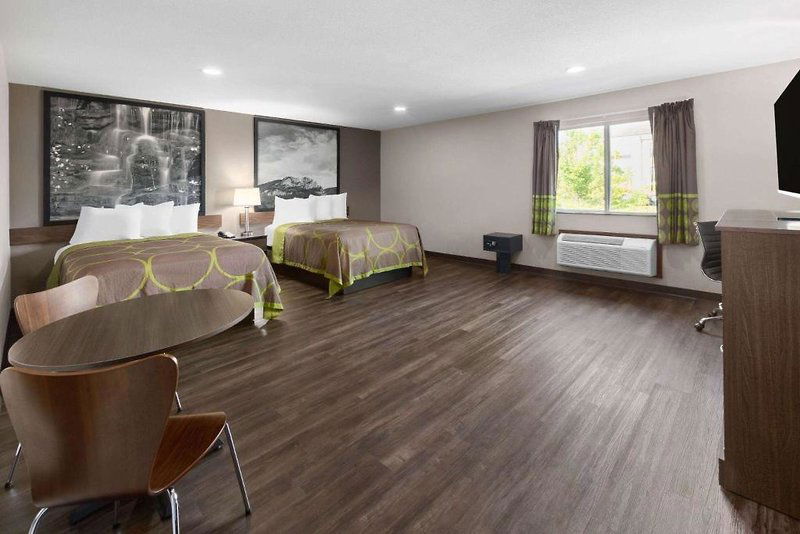 Hotel Super 8 By Wyndham Fairmont