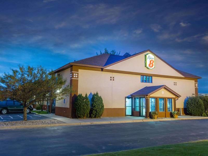 Hotel Super 8 By Wyndham Fairmont