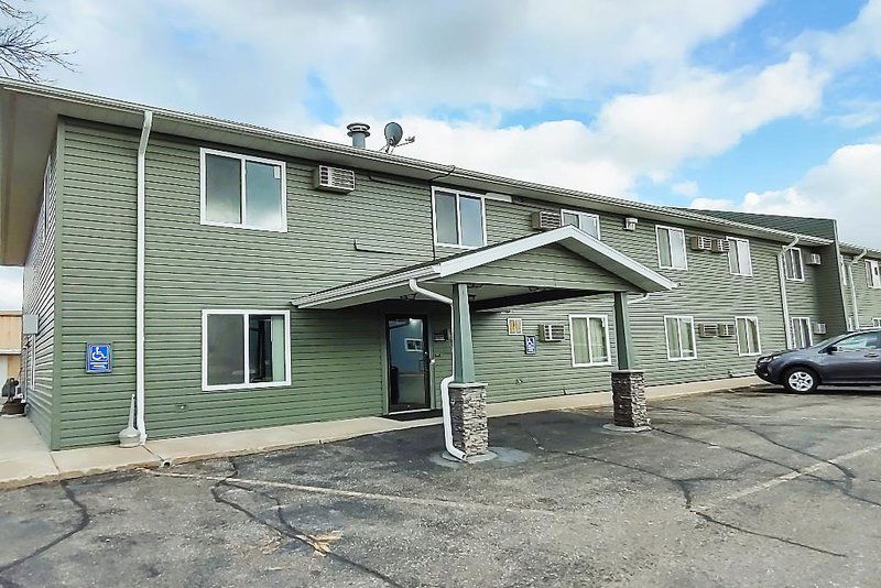 Hotel Love Hotels On Hwy 10 Nw Staples Mn 35 Rm