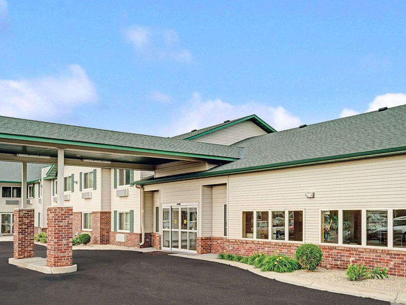 Hotel Super 8 By Wyndham Rogers Minnesota