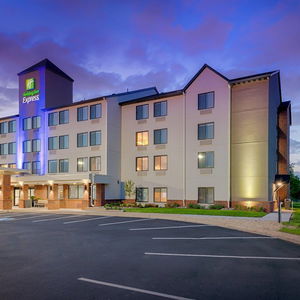 Hotel Holiday Inn Express & Suites Coon Rapids Blaine Area cazare Coon Rapids