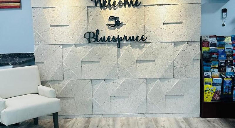 Hotel Blue Spruce Motel And Townhouses